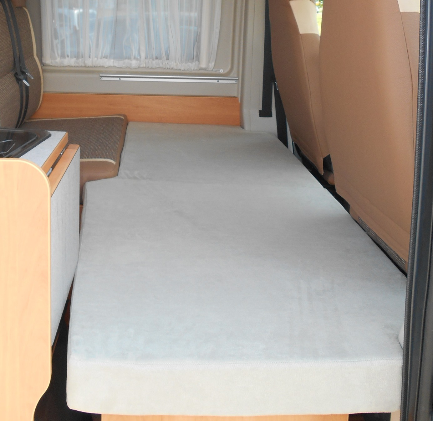 Bett/ Schlafstelle für 3 Person/ Pössl Roadcruiser Zusatzbett